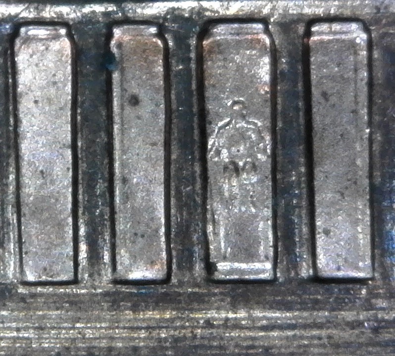 2004-P-Lincoln-Memorial-Cent-With-Nice-Column-Bar-DDR